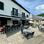Terraza del Hotel Casa Sabina en Roncesvalles