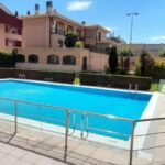 Piscina y jardín del Hotel Alda Río Tormes