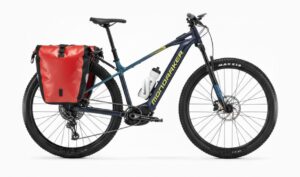 Mondraker Prime R e-MTB de alquiler con portabultos y alforjas Bicigrino