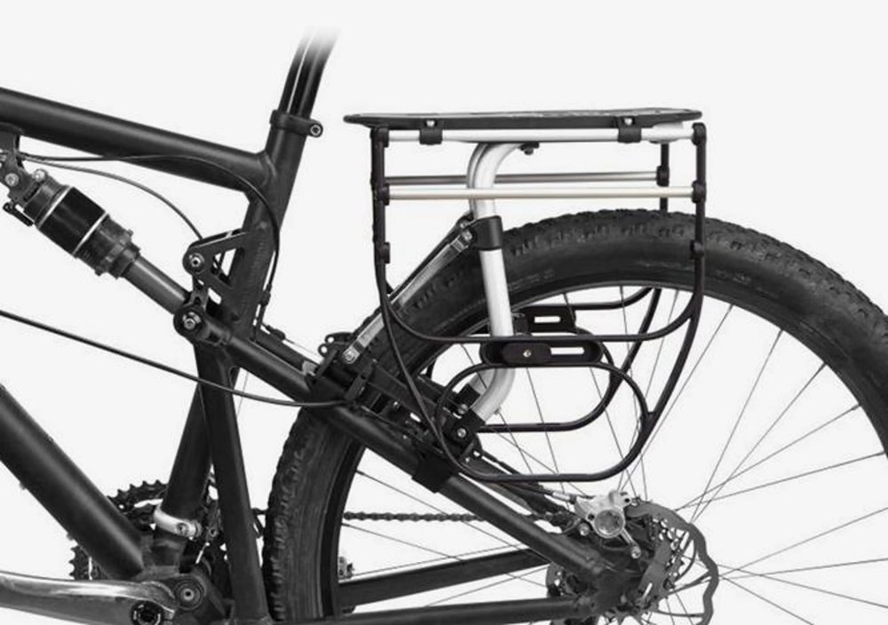 Detalhe do bagageiro e do suporte de alforjes das bicicletas de aluguel Bicigrino